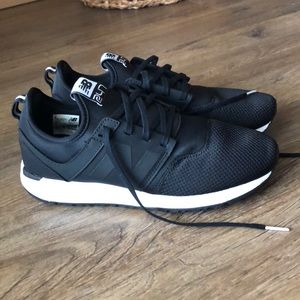 New Balance Tennis Shoes